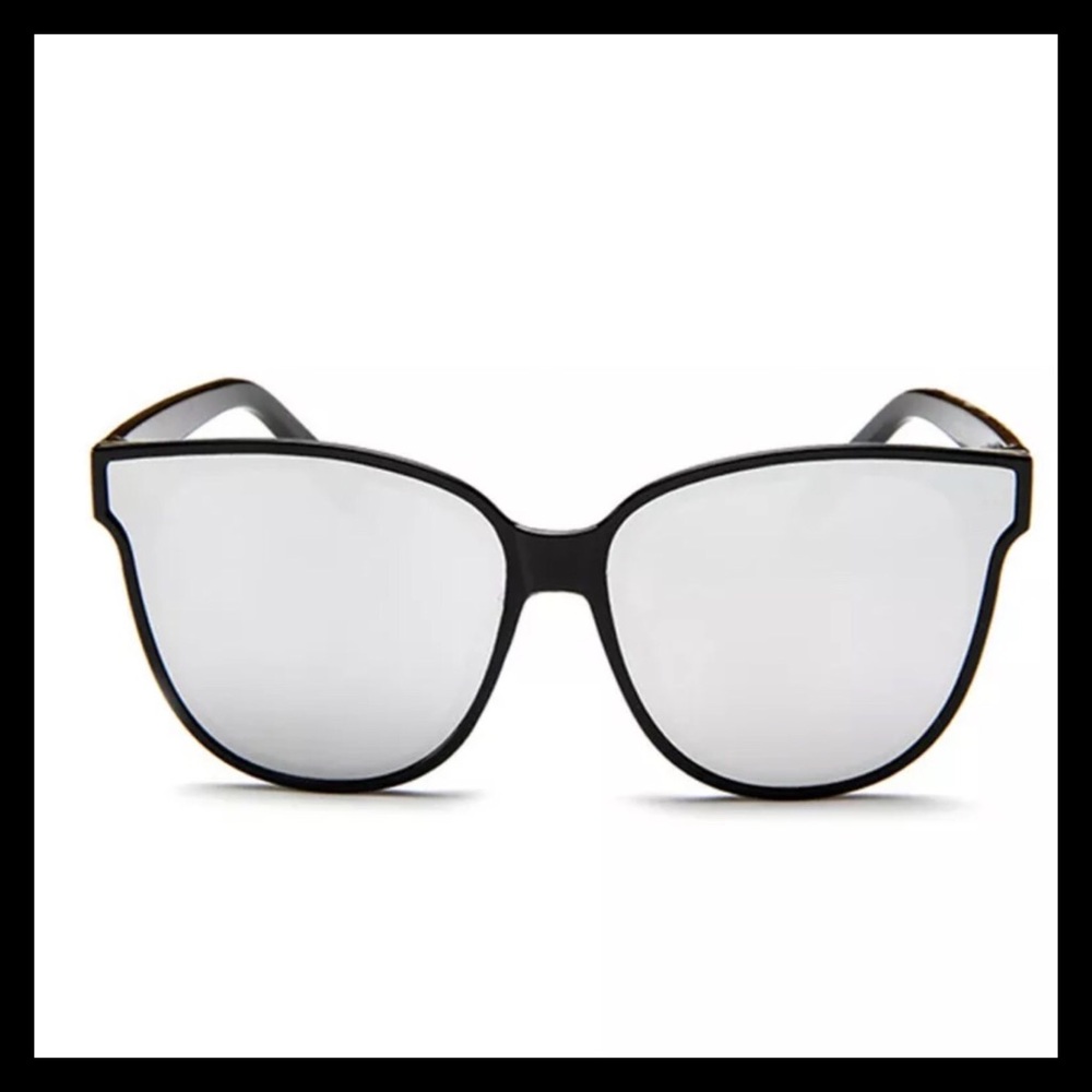 LUXURY SILVER MIRROR BLACK FRAME OVERSIZED SUNNIES - Picture 3 of 8
